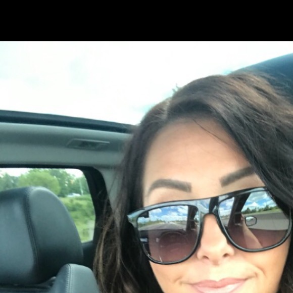 Meet your Posher, Kimberly - Picture 1 of 1